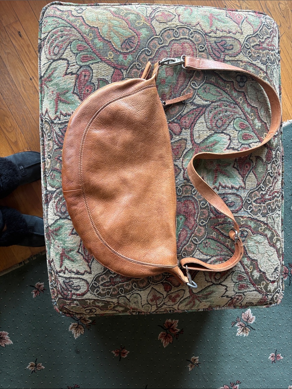 Latico Calliecrossbody bag. Multiple compartments. Barely used 3 months old. $15